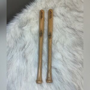 Louisville Slugger museum/factory classic  mini Wooden Bat Set. NWOT